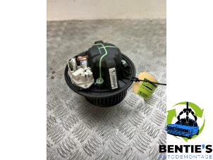 Usados Motor de ventilador de calefactor BMW 3 serie (E90) 320i 16V Precio € 50,00 Norma de margen ofrecido por Bentie's autodemontage