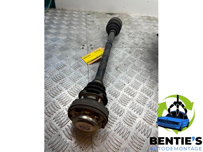 Drive shaft, rear right from a BMW 1 serie (E87/87N) 116i 1.6 16V 2009