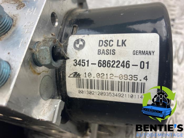 ABS pump from a BMW 3 serie (F30) 316i 1.6 16V 2013