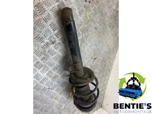 Used Fronts shock absorber, left BMW 3 serie (E46/4) 316i 16V Price € 35,00 Margin scheme offered by Bentie's autodemontage