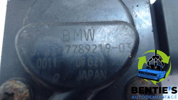 Fuel pressure sensor from a BMW 1 serie (E87/87N) 118d 16V 2006