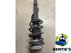 Used Fronts shock absorber, left BMW 1 serie (E87/87N) 116i 1.6 16V Price € 50,00 Margin scheme offered by Bentie's autodemontage