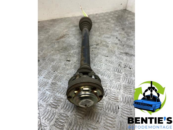 Gebrauchte Antriebswelle links hinten BMW 3 serie Touring (E91) 325i xDrive 24V Preis € 75,00 Margenregelung angeboten von Bentie's autodemontage
