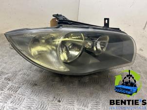 Used Headlight, right BMW 1 serie (E81) 116i 1.6 16V Price € 60,00 Margin scheme offered by Bentie's autodemontage
