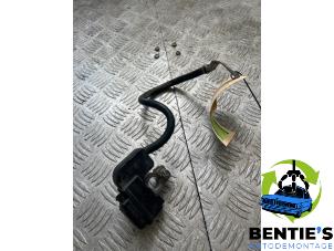 Używane Biegun akumulator BMW 5 serie (E60) 520d 16V Cena € 30,00 Procedura marży oferowane przez Bentie's autodemontage