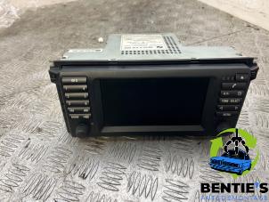 Usados Controlador de pantalla multimedia BMW X5 (E53) 4.8iS V8 32V Precio € 150,00 Norma de margen ofrecido por Bentie's autodemontage