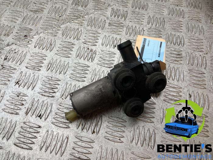 Additional water pump from a BMW 3 serie Touring (E91) 330d 24V 2006