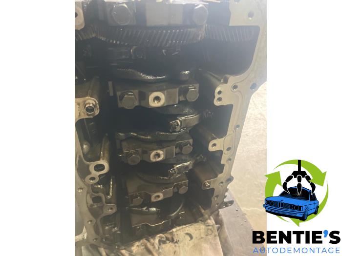 Engine crankcase from a BMW 1 serie (E88) 118d 16V 2009