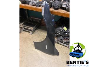 Used Front wing, left BMW 5 serie (E60) 520d 16V Price € 100,00 Margin scheme offered by Bentie's autodemontage