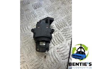 Used Electronic ignition key BMW 5 serie (E60) 520d 16V Price € 30,00 Margin scheme offered by Bentie's autodemontage