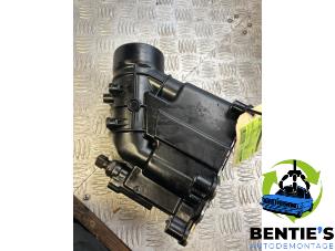 Used Oil filter housing BMW 1 serie (E87/87N) 118d 16V Price € 75,00 Margin scheme offered by Bentie's autodemontage