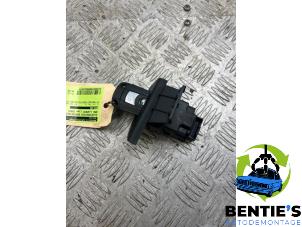 Used Electronic ignition key BMW 1 serie (E87/87N) 116i 1.6 16V Price € 40,00 Margin scheme offered by Bentie's autodemontage