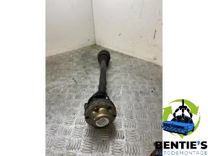 Used Drive shaft, rear right BMW 5 serie (E60) 530i 24V Price € 50,00 Margin scheme offered by Bentie's autodemontage