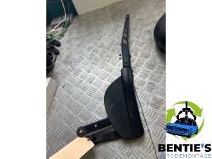 Used Front wiper arm BMW 5 serie (E60) 525i 24V Price € 40,00 Margin scheme offered by Bentie's autodemontage