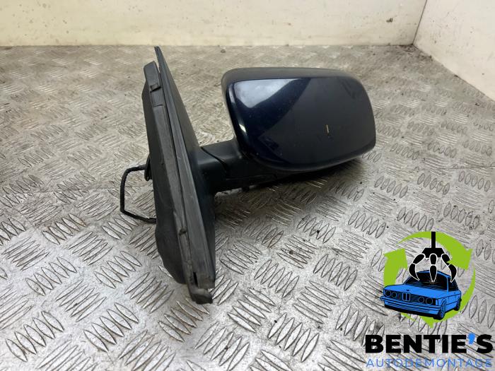 Wing mirror, left from a BMW 5 serie Touring (E61) 525d 24V 2008
