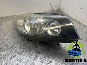 Used Headlight, right BMW 3 serie (E90) 325i 24V Price € 60,00 Margin scheme offered by Bentie's autodemontage