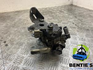 Used Power steering pump BMW 5 serie (E60) 530i 24V Price € 40,00 Margin scheme offered by Bentie's autodemontage