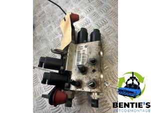 Used Hydraulic suspension pump BMW 5 serie Touring (E61) 530i 24V Price € 350,00 Margin scheme offered by Bentie's autodemontage