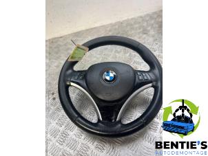 Używane Kierownica BMW 3 serie (E90) 320i 16V Cena € 75,00 Procedura marży oferowane przez Bentie's autodemontage