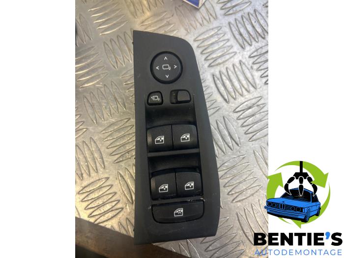 Usados Interruptor combinado de ventanillas BMW 1 serie (F40) 116d 1.5 12V TwinPower Precio € 45,00 Norma de margen ofrecido por Bentie's autodemontage