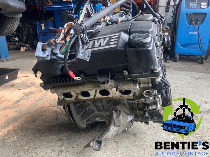 Engine from a BMW 1 serie (E87/87N) 116i 1.6 16V 2007