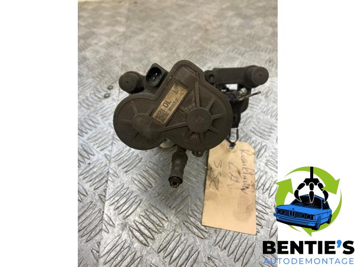 Gebrauchte Bremszange links hinten BMW 1 serie (F40) 116d 1.5 12V TwinPower Preis € 75,00 Margenregelung angeboten von Bentie's autodemontage