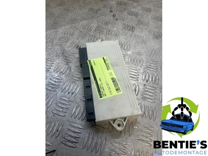 Używane Modul Comfort BMW 7 serie (E65/E66/E67) 745i,Li 4.4 V8 32V Cena € 29,00 Procedura marży oferowane przez Bentie's autodemontage