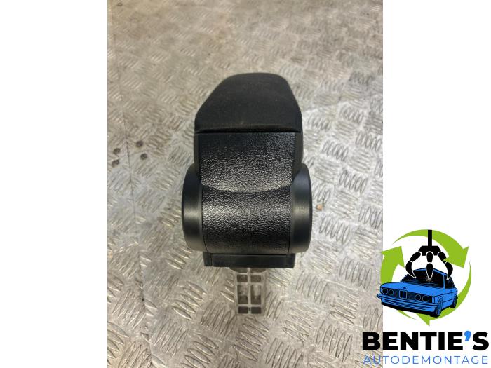 Begagnade Armstöd Mini Mini (R56) 1.6 16V Cooper Pris € 50,00 Marginaltabell erbjuds av Bentie's autodemontage