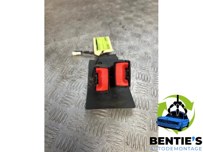 Gebrauchte Gurtspanner Mitte hinten Mini Mini (R56) 1.6 16V Cooper Preis € 22,50 Margenregelung angeboten von Bentie's autodemontage