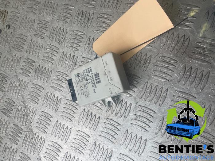 Używane Immobilizer BMW 5 serie Touring (E39) 523i 24V Cena € 25,00 Procedura marży oferowane przez Bentie's autodemontage