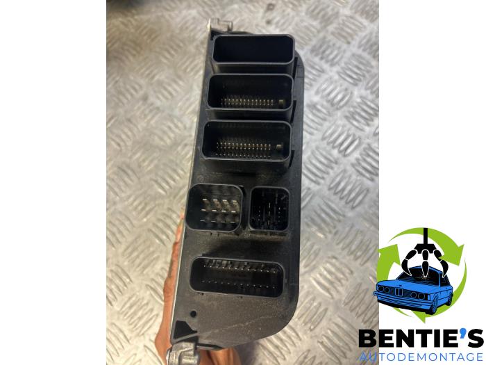 Engine management computer from a BMW 1 serie (F20) 118i 1.5 TwinPower 12V 2017