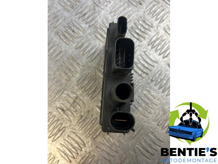 Używane Komputer pokladowy BMW 1 serie (F21) 116i 1.5 TwinPower 12V Cena € 20,00 Procedura marży oferowane przez Bentie's autodemontage
