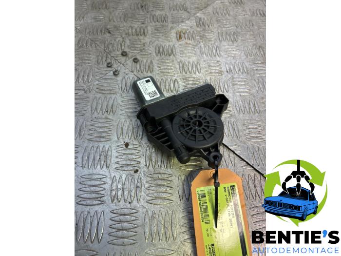Usados Motor de ventanilla de puerta BMW 1 serie (F40) 118i 1.5 TwinPower 12V Precio € 70,00 Norma de margen ofrecido por Bentie's autodemontage