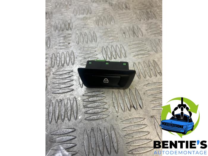 Central locking switch button