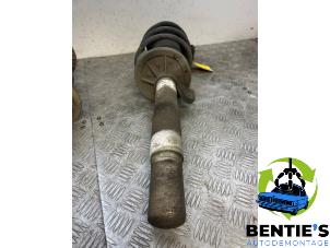 Begagnade Stötdämpare, vänster fram BMW 7 serie (E65/E66/E67) 745i,Li 4.4 V8 32V Pris € 75,00 Marginaltabell erbjuds av Bentie's autodemontage