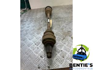 Begagnade Drivaxel, vänster bak BMW 1 serie (F20) 116d 1.6 16V Efficient Dynamics Pris € 65,00 Marginaltabell erbjuds av Bentie's autodemontage