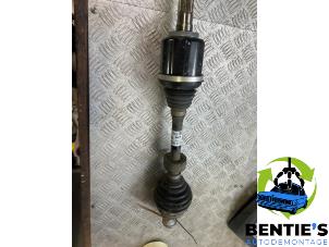 Used Front drive shaft, left BMW 1 serie (F40) 118d 2.0 16V Price € 375,00 Margin scheme offered by Bentie's autodemontage
