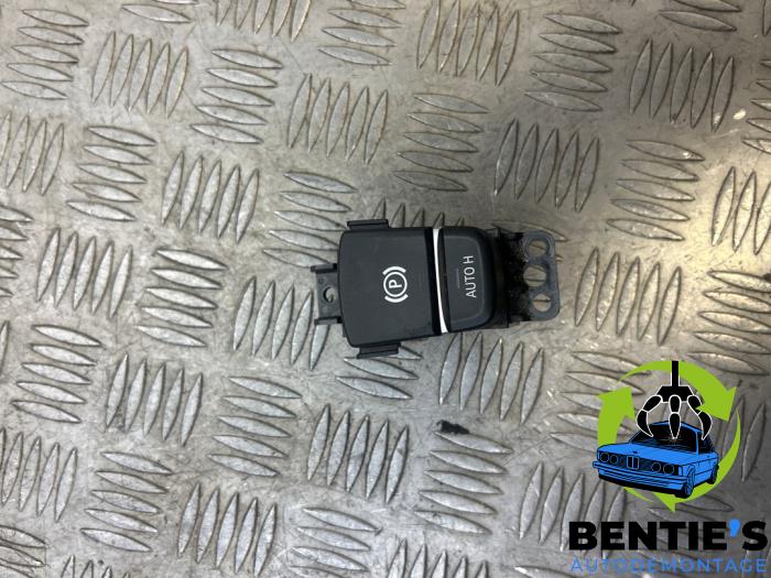 Gebrauchte Handbremse Schalter BMW 5 serie (G30) 540i 3.0 TwinPower Turbo 24V Preis € 30,00 Margenregelung angeboten von Bentie's autodemontage