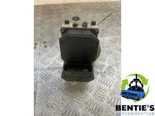 Begagnade ABS-pump BMW 7 serie (E65/E66/E67) 745i,Li 4.4 V8 32V Pris € 250,00 Marginaltabell erbjuds av Bentie's autodemontage