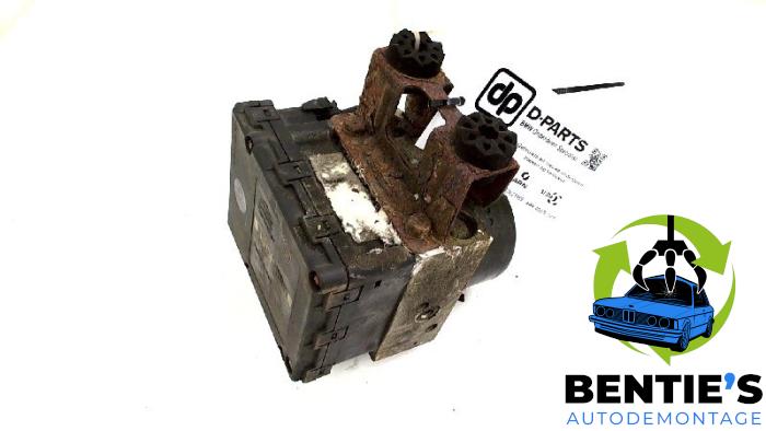 Używane Pompa ABS BMW 3 serie (E36/4) 318i Cena € 75,00 Procedura marży oferowane przez Bentie's autodemontage