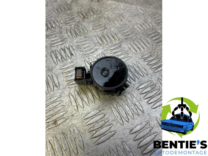 Begagnade Regnsensor BMW 1 serie (F20) 116d 1.6 16V Efficient Dynamics Pris € 24,00 Marginaltabell erbjuds av Bentie's autodemontage