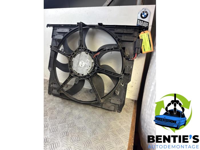 Używane Wentylator BMW 5 serie Touring (F11) 535i xDrive 24V TwinPower Turbo Cena € 299,00 Procedura marży oferowane przez Bentie's autodemontage