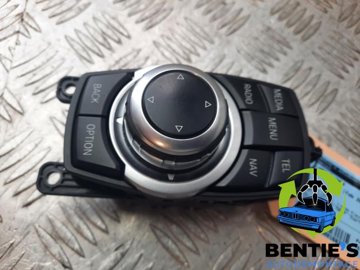 Begagnade I-Drive-vred BMW 1 serie (F20) 116d 1.5 12V TwinPower Pris € 75,00 Marginaltabell erbjuds av Bentie's autodemontage
