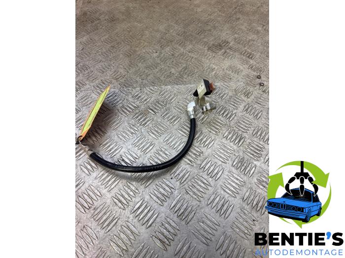 Używane Biegun akumulator BMW 1 serie (F20) 114i 1.6 16V Cena € 27,50 Procedura marży oferowane przez Bentie's autodemontage