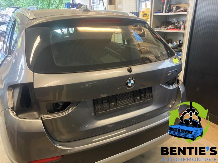 Begagnade Baklucka BMW X1 (E84) sDrive 18i 2.0 16V Pris € 200,00 Marginaltabell erbjuds av Bentie's autodemontage