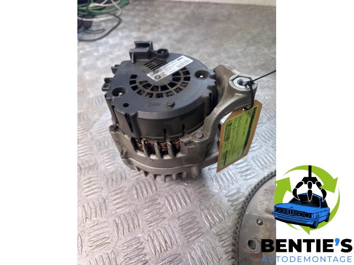 Begagnade Dynamo BMW 1 serie (F40) 116d 1.5 12V TwinPower Pris € 50,00 Marginaltabell erbjuds av Bentie's autodemontage
