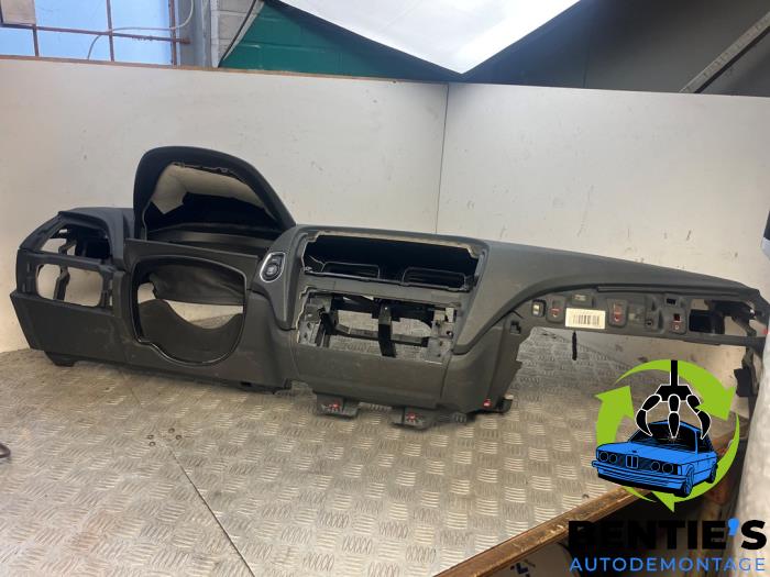 Usados Salpicadero BMW 1 serie (F20) 114i 1.6 16V Precio € 400,00 Norma de margen ofrecido por Bentie's autodemontage