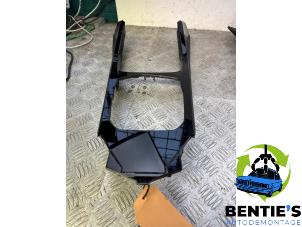Używane Listwa ozdobna BMW 1 serie (F40) 120i 2.0 TwinPower 16V Cena € 75,00 Procedura marży oferowane przez Bentie's autodemontage