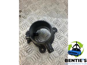 Luftmengenmesser van een BMW 1 serie (F40) 120i 2.0 TwinPower 16V 2023