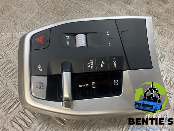 On-board computer controller from a BMW X1 (U11) xDrive 25e 1.5 TwinPower Turbo 12V 2024